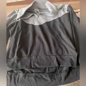 Victoria’s Secret pink 5th & Ocean quarter zip size XS
Oversized fit